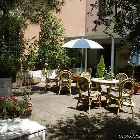 Otel Garden 2*